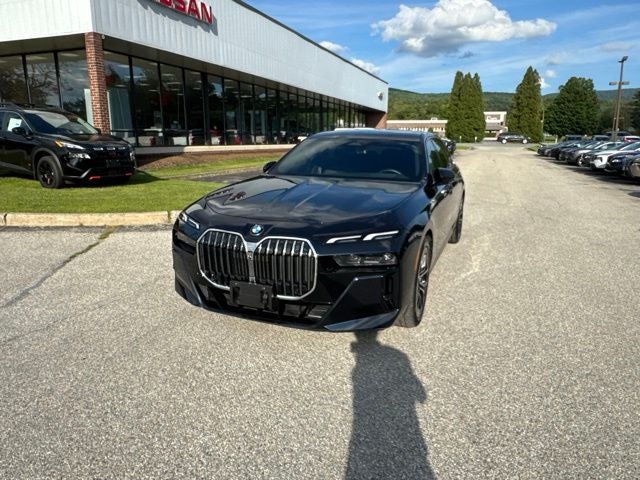 2025 BMW 7 Series 740i xDrive