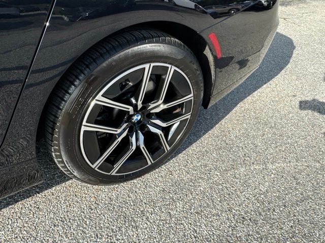 2025 BMW 7 Series 740i xDrive