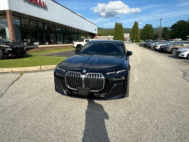 2025 BMW 7 Series 740i xDrive