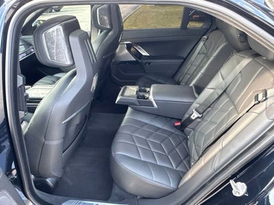 2025 BMW 7 Series 740i xDrive
