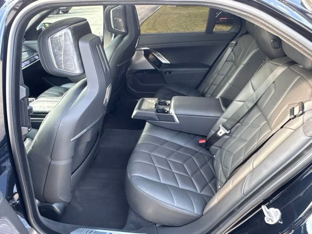 2025 BMW 7 Series 740i xDrive