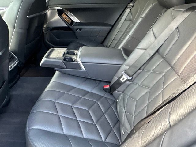 2025 BMW 7 Series 740i xDrive