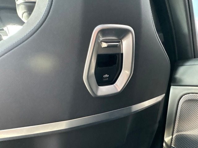2025 BMW 7 Series 740i xDrive