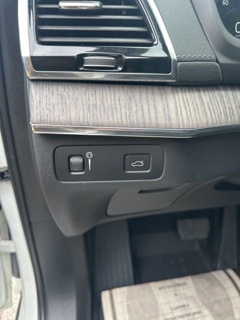 2022 Volvo XC90 T6 Inscription